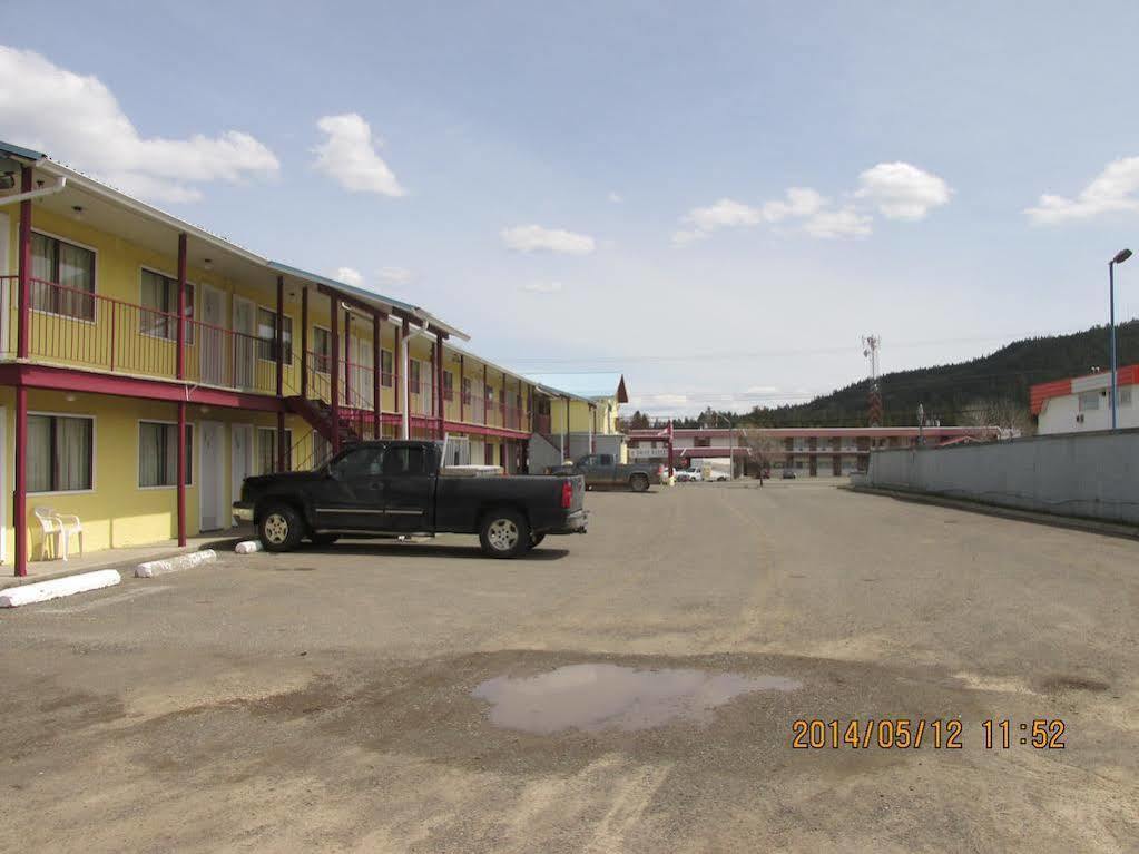 Westwood Motel 100 Mile House Exterior foto